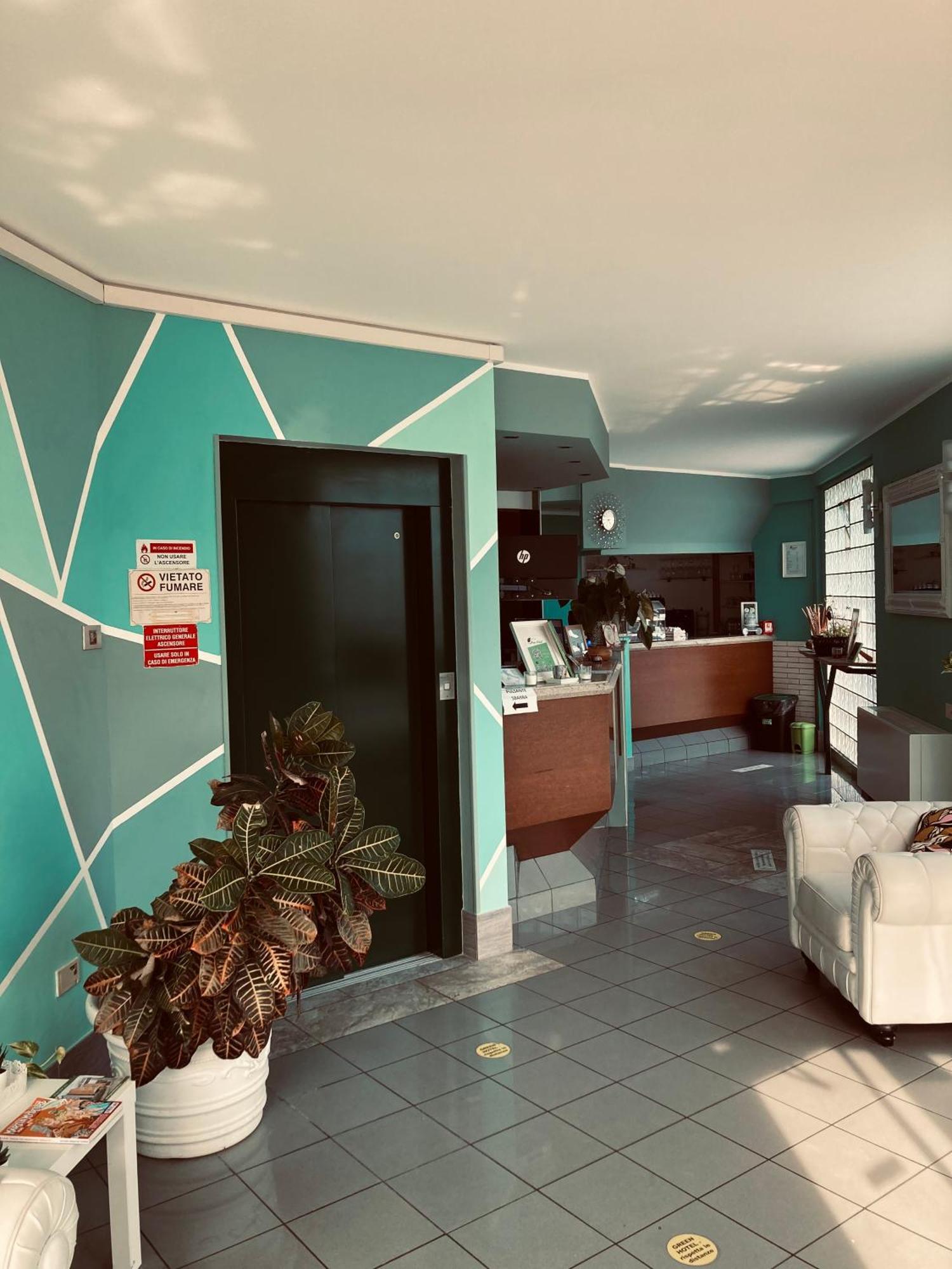 Green Hotel Poviglio  Bagian luar foto