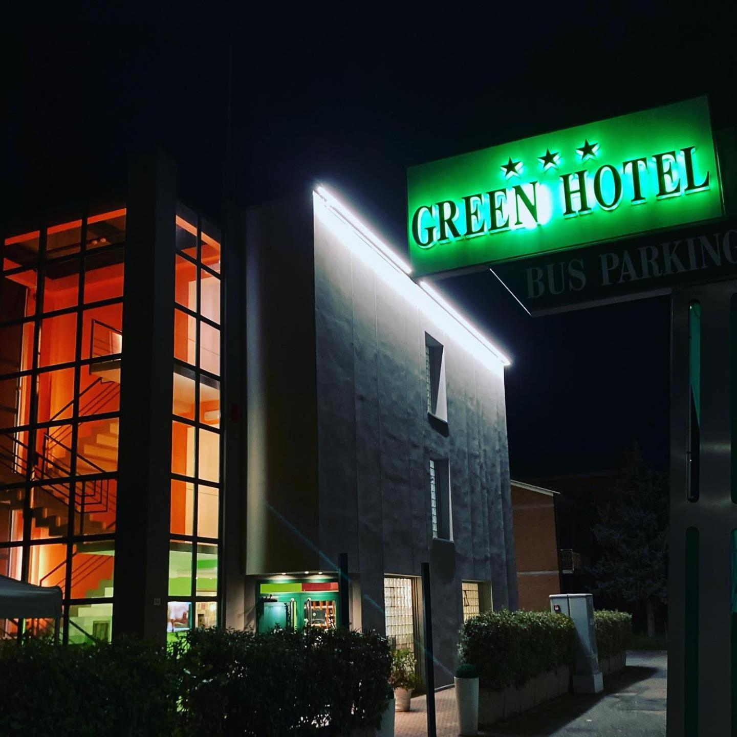Green Hotel Poviglio  Bagian luar foto