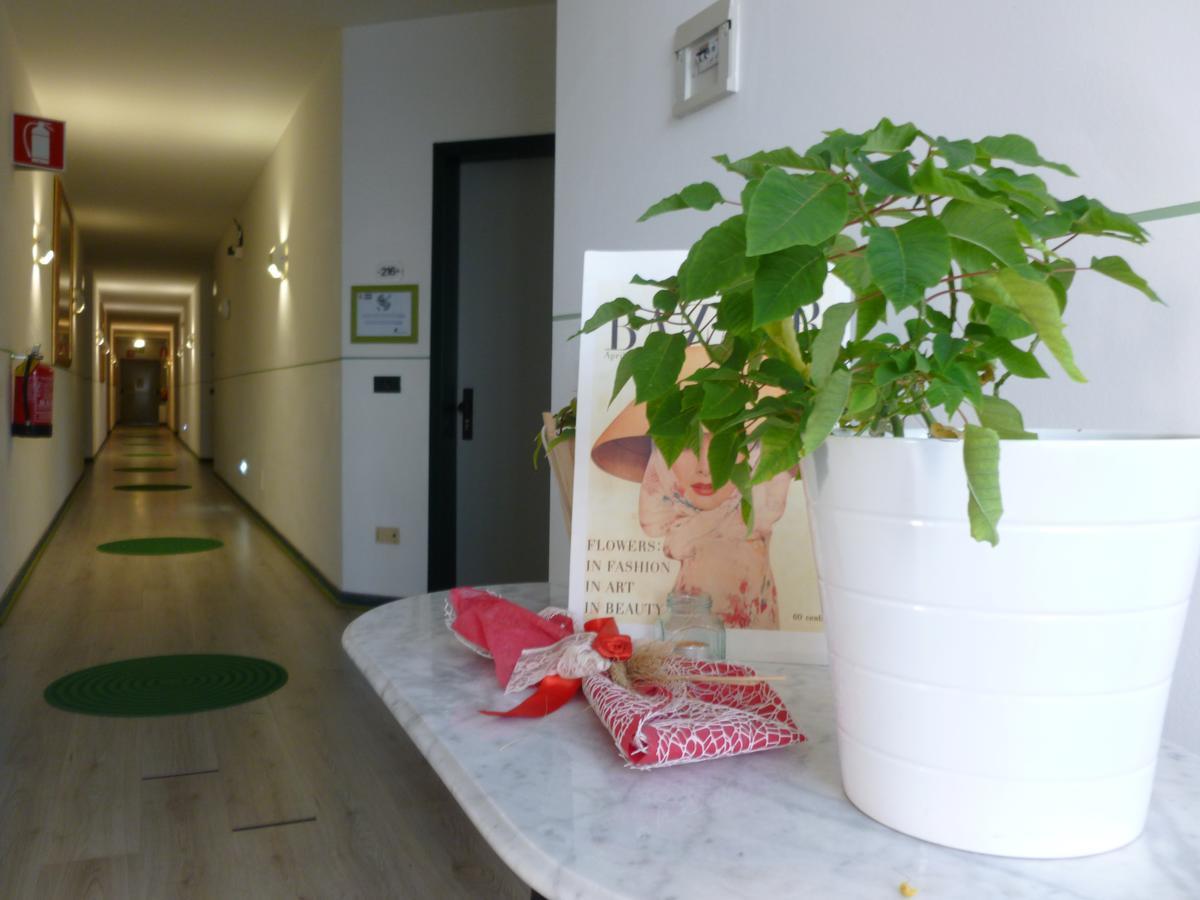 Green Hotel Poviglio  Bagian luar foto