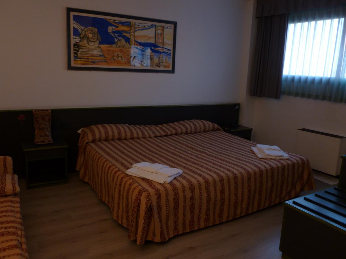 Green Hotel Poviglio  Bagian luar foto