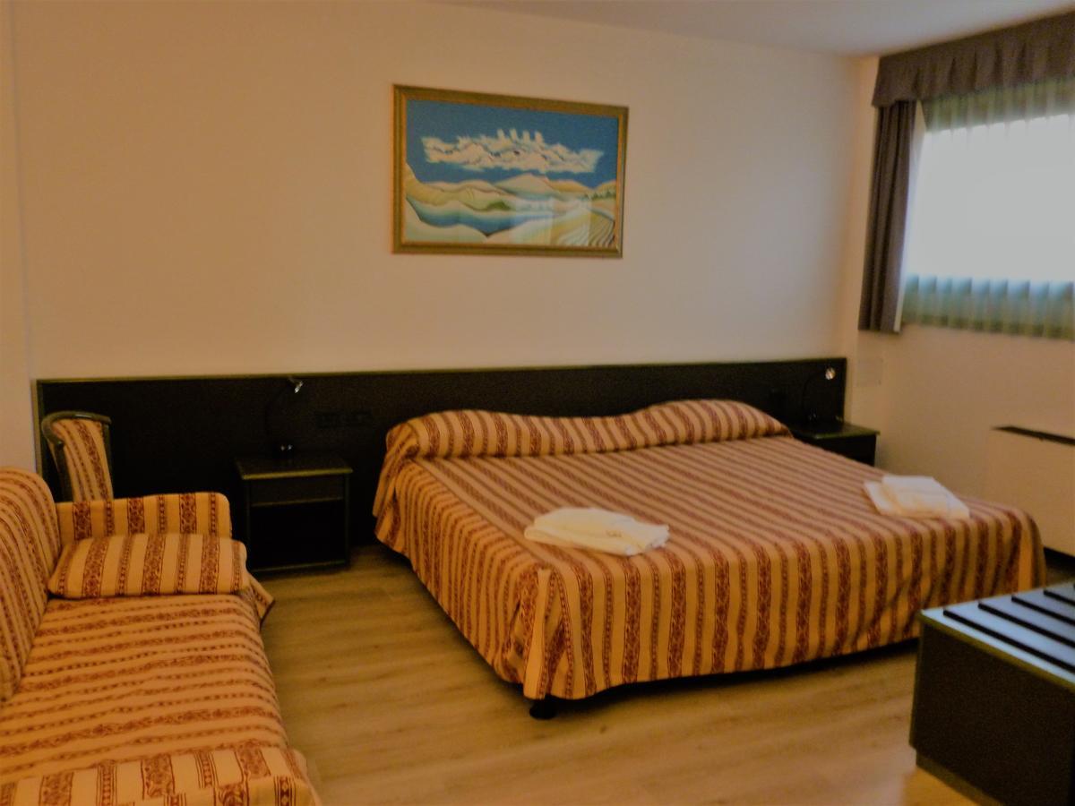 Green Hotel Poviglio  Bagian luar foto