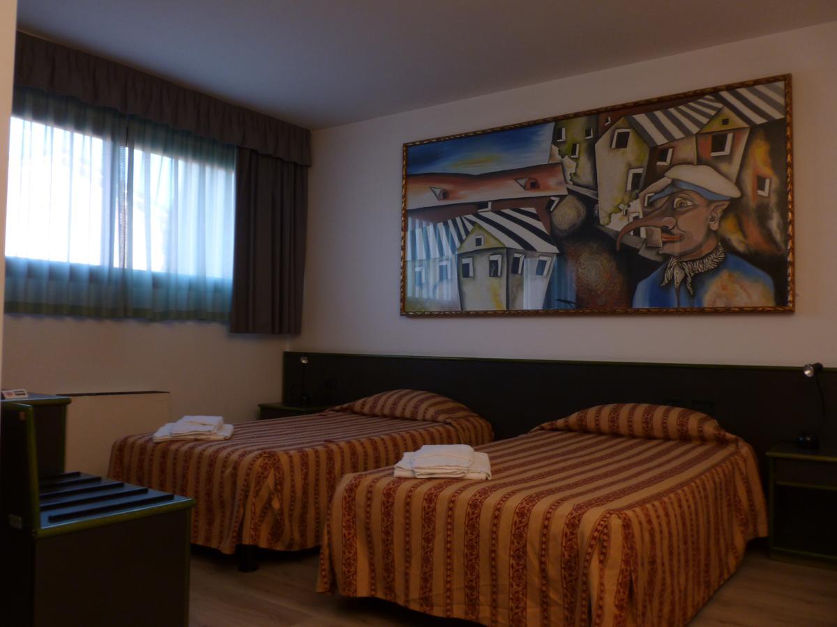 Green Hotel Poviglio  Bagian luar foto