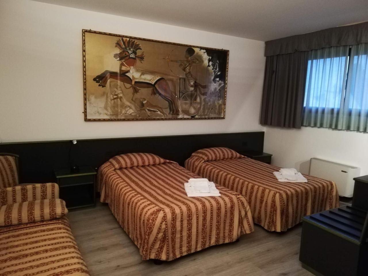 Green Hotel Poviglio  Bagian luar foto